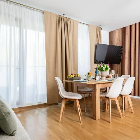 Vistula L A Lovely Place To Be 아파트