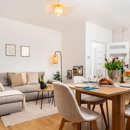 Vistula L A Lovely Place To Be アパート